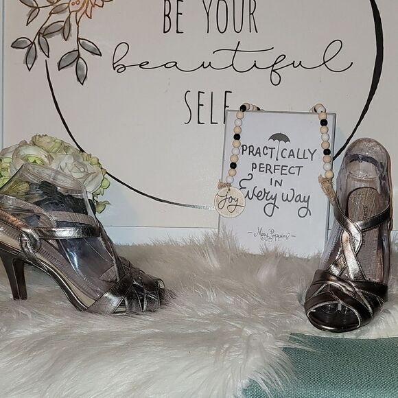 Audrey Brooke Metallic Look Heeled Shoes Size  6M - Picture 1 of 8